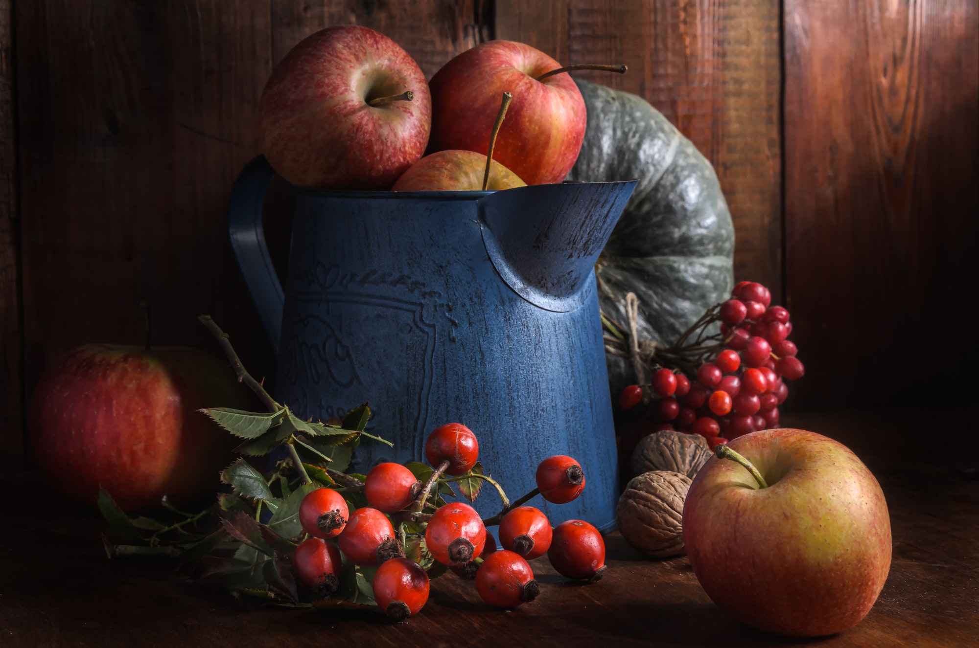 apples in a garden jug